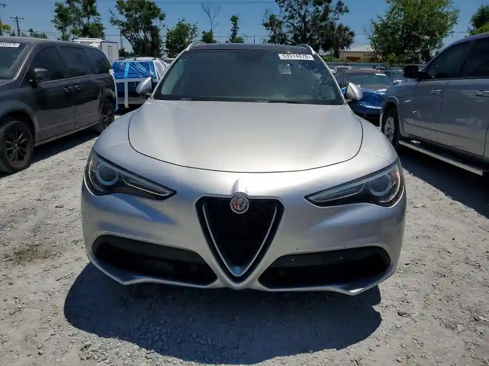 ZASFAKAN4J7B74800 2018 ALFA ROMEO STELVIO-4