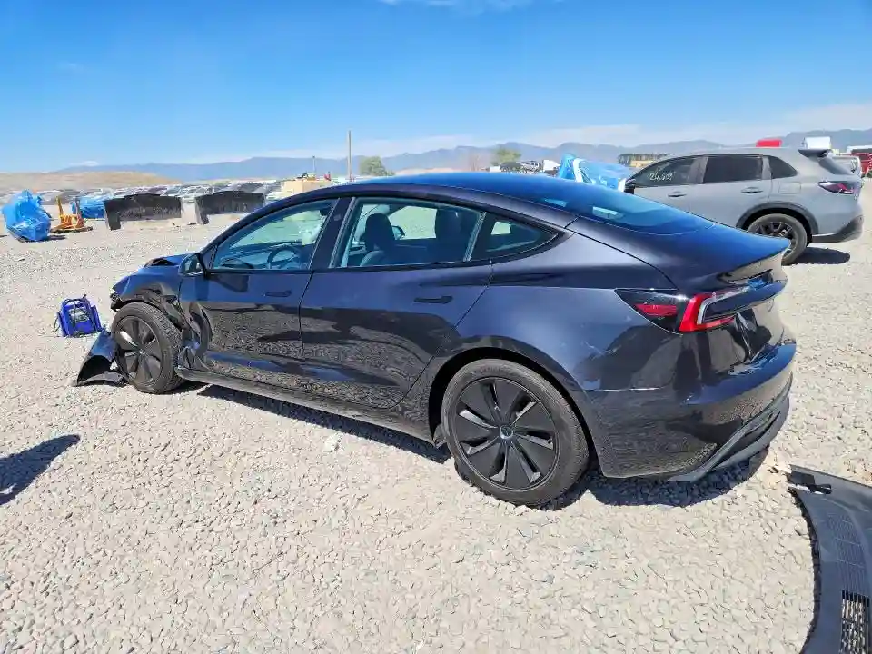 5YJ3E1EA2RF725944 2024 TESLA MODEL 3-1