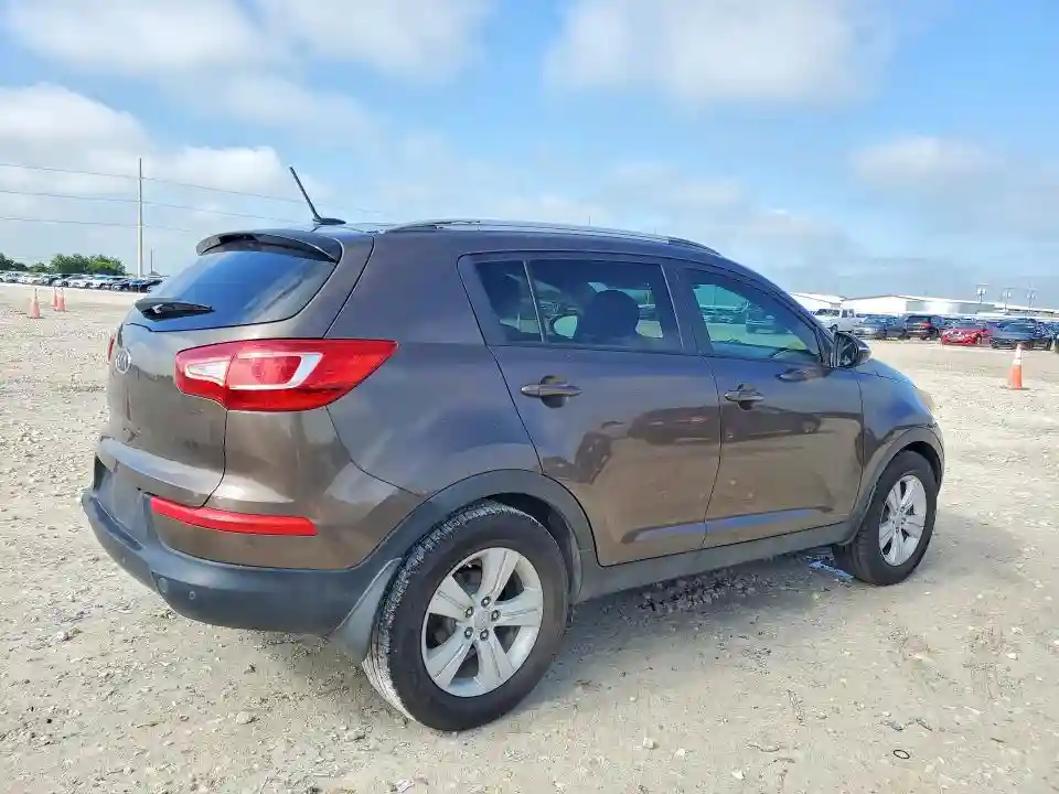 KNDPB3A26C7311387 2012 KIA SPORTAGE-2