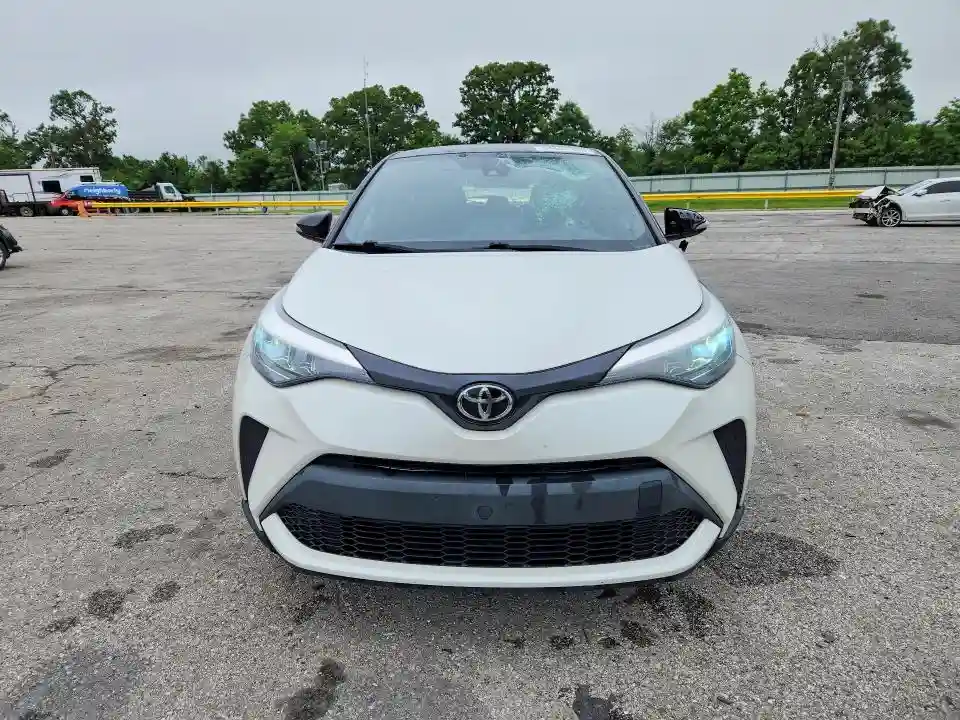 NMTKHMBX8LR111852 2020 TOYOTA C-HR-4