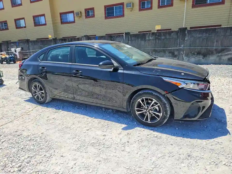 3KPF24AD1NE481713 2022 KIA FORTE-3