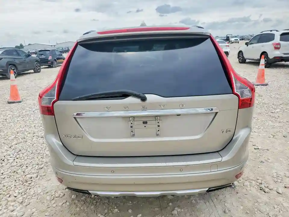 YV440MDM0F2758923 2015 VOLVO XC60-5