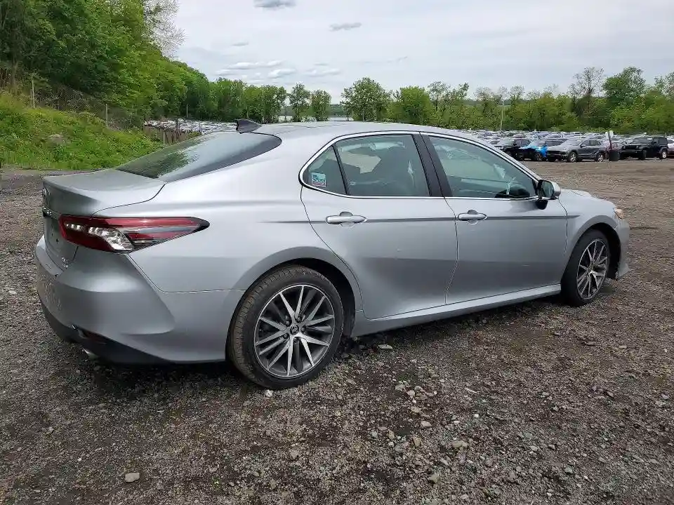 4T1F11BK9NU064576 2022 TOYOTA CAMRY-2