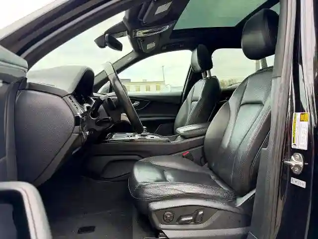 WA1LAAF7XKD008942 2019 AUDI Q7-4
