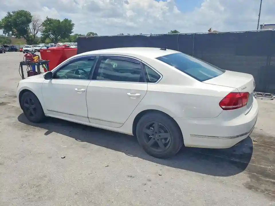 1VWBN7A38EC015151 2014 VOLKSWAGEN PASSAT-1