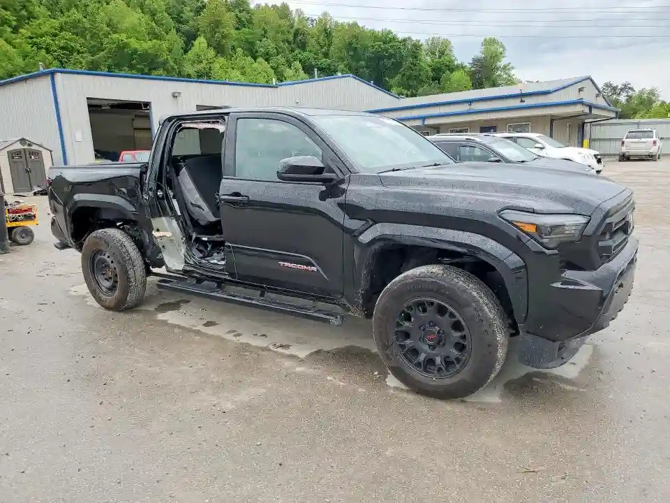 3TMLB5JN8SM182643 2025 TOYOTA TACOMA-3