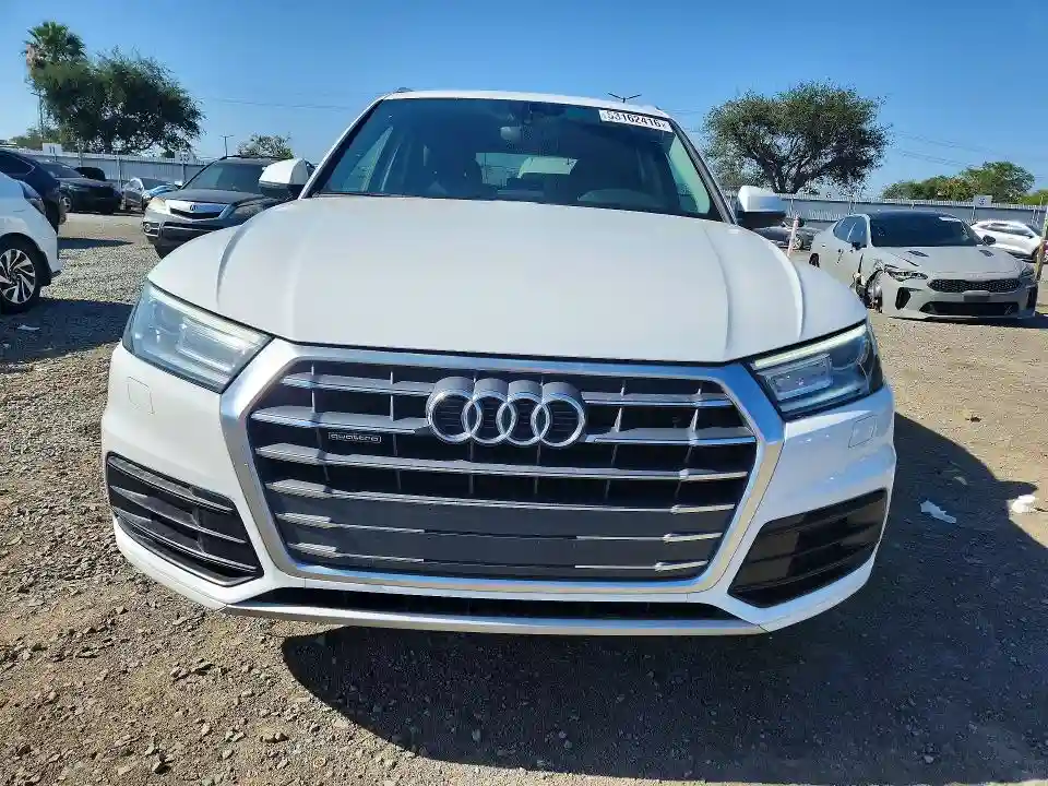 WA1ANAFY5J2135550 2018 AUDI Q5-4
