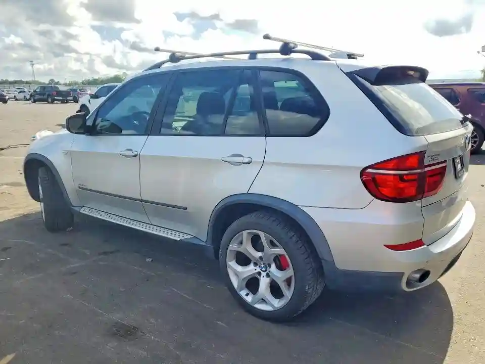 5UXZV4C50BL741014 2011 BMW X5-1