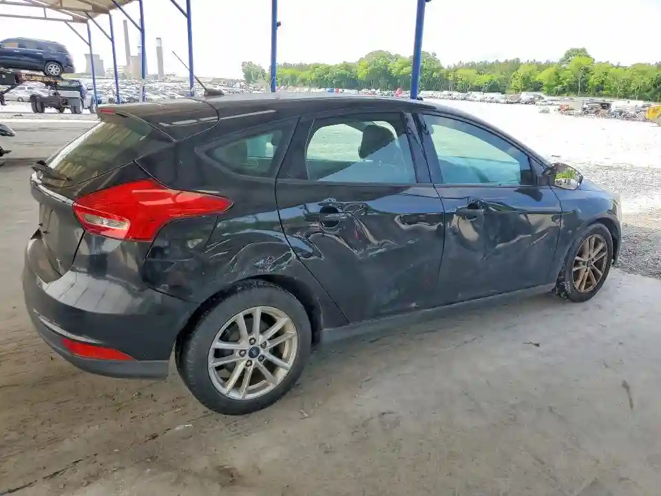 1FADP3K2XHL267272 2017 FORD FOCUS-2