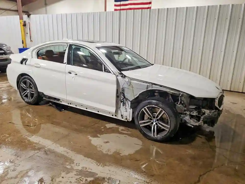 WBA13BJ06NWX59419 2022 BMW 5 SERIES-3