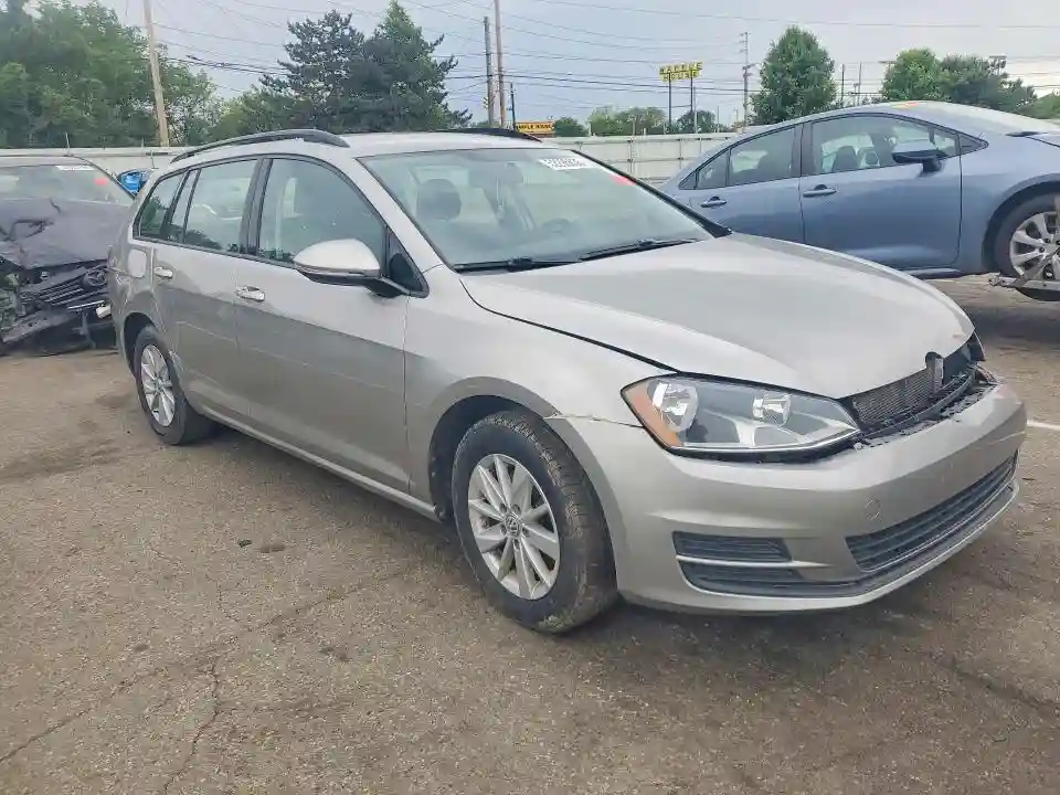 3VWC17AU9GM513921 2016 VOLKSWAGEN GOLF-3