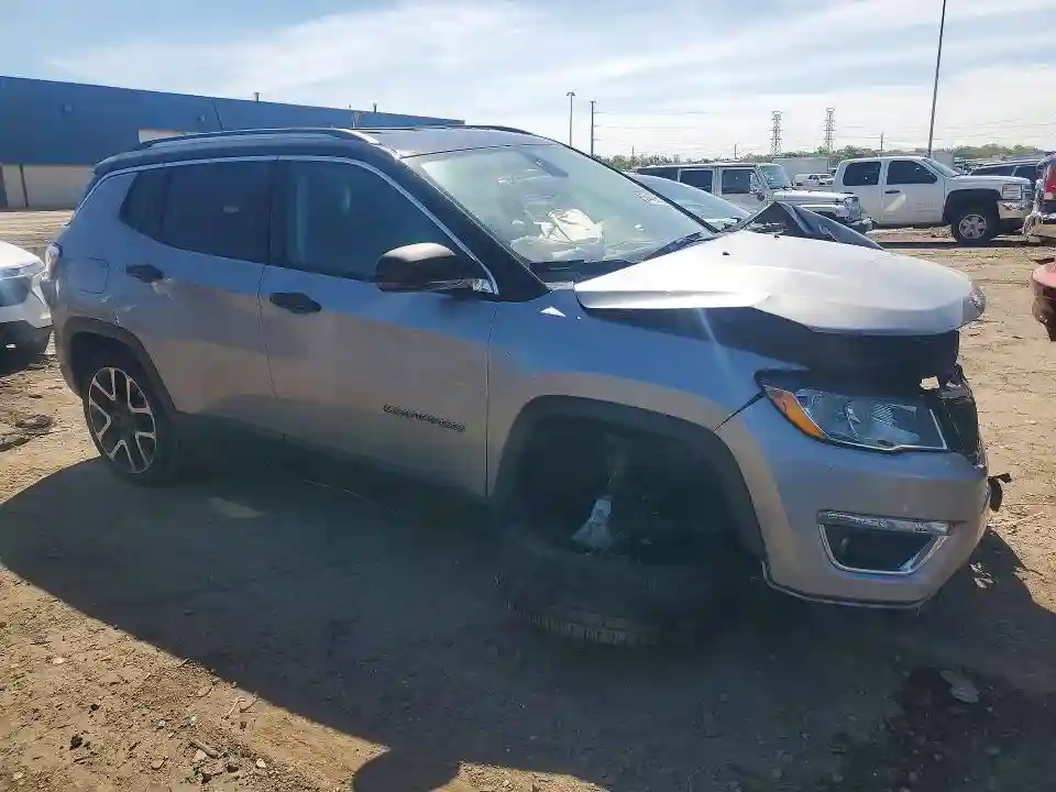 3C4NJDCB7JT128604 2018 JEEP COMPASS-3