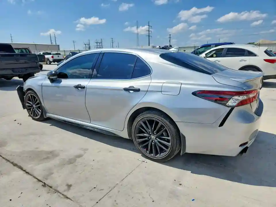 4T1K61AK2NU717475 2022 TOYOTA CAMRY-1