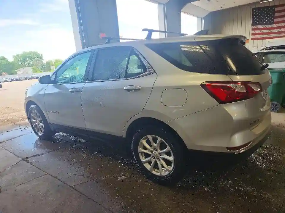 2GNAXJEV9J6213216 2018 CHEVROLET EQUINOX-1