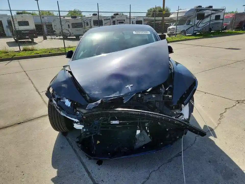 5YJ3E1EAXSF908224 2025 TESLA MODEL 3-4