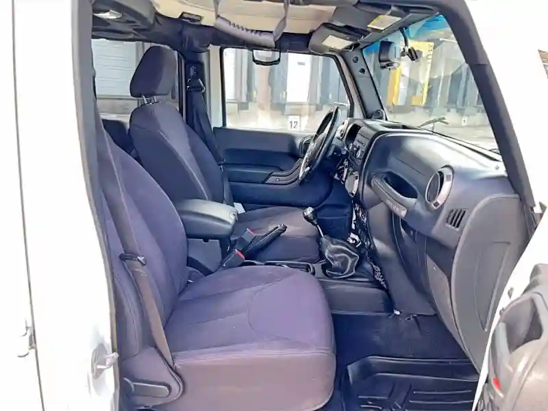 1C4HJWDG8DL601204 2013 JEEP WRANGLER-4