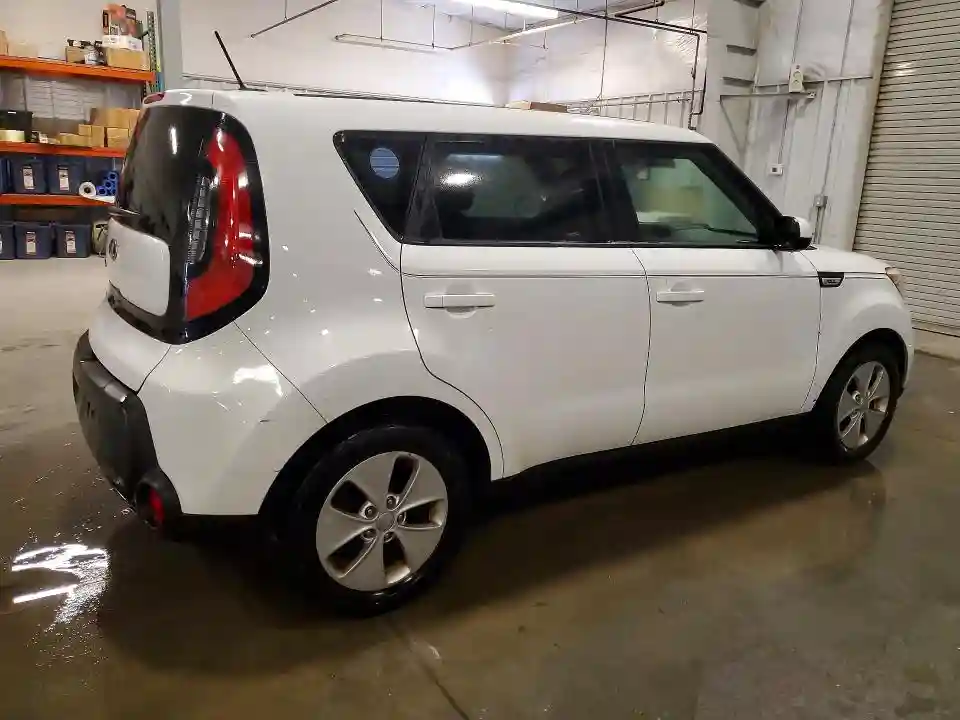 KNDJN2A29F7141473 2015 KIA SOUL-2