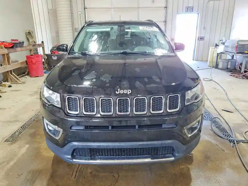 3C4NJDCB7JT255563 2018 JEEP COMPASS-4
