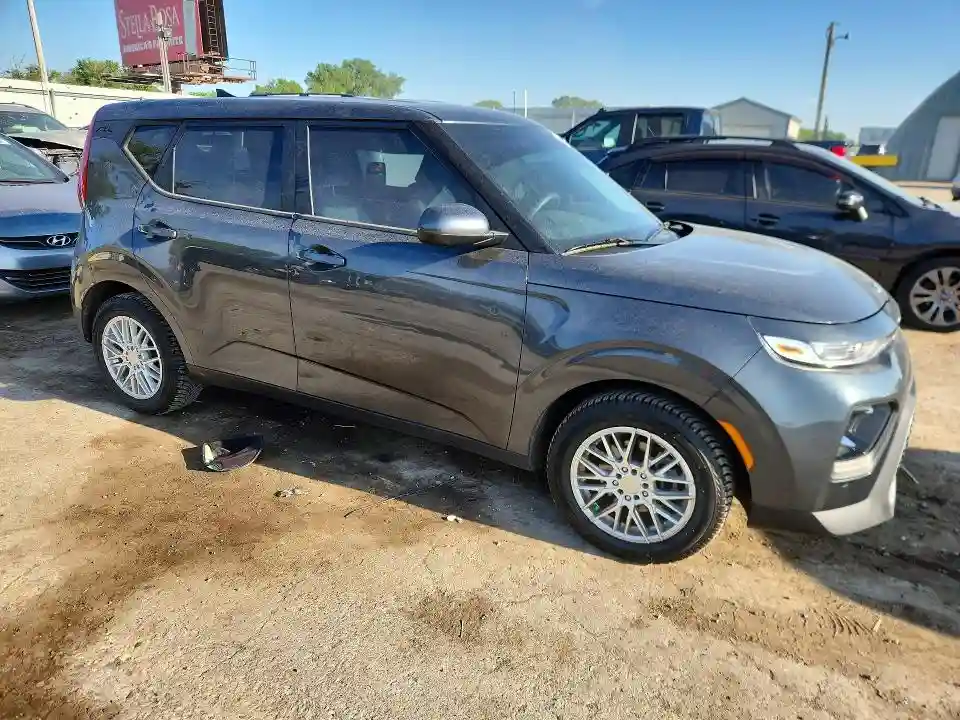 KNDJ23AU3M7754265 2021 KIA SOUL-3