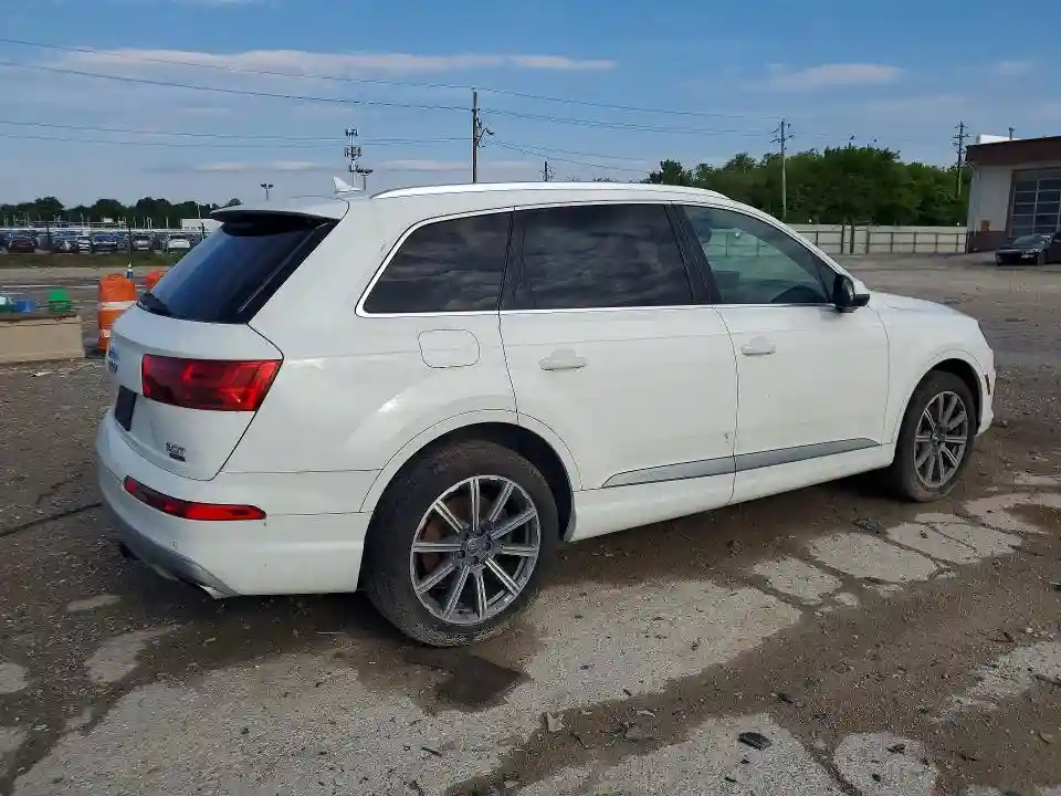 WA1LAAF76JD027261 2018 AUDI Q7-2