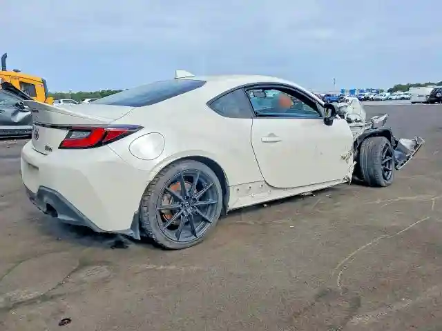JF1ZNBE19R9758147 2024 TOYOTA GR 86-2