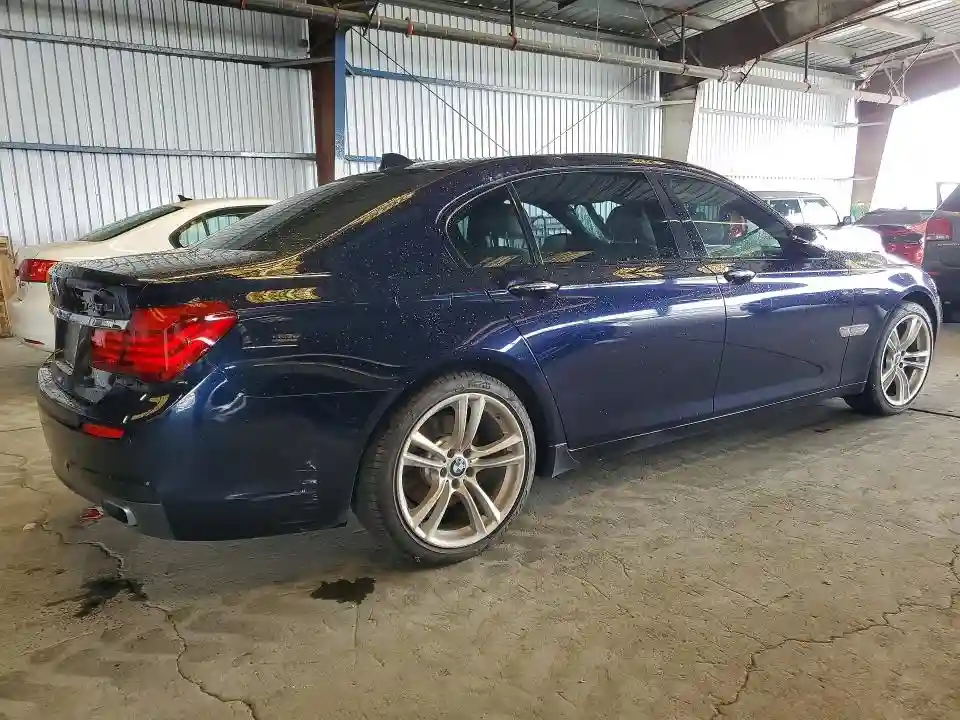 WBAYE4C56FD947285 2015 BMW 7 SERIES-2