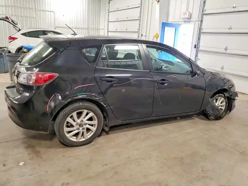 JM1BL1L75D1775764 2013 MAZDA 3-2
