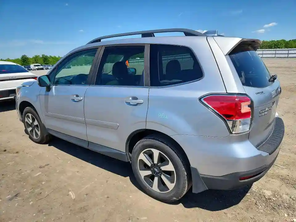 JF2SJAJC4JH500722 2018 SUBARU FORESTER-1