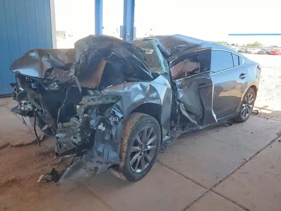 JM1GL1UM7J1332649 2018 MAZDA 6-0