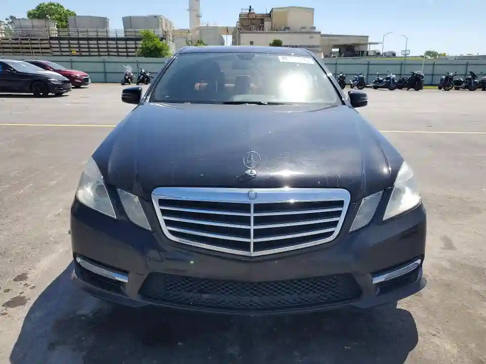 WDDHF5KB9CA646686 2012 MERCEDES-BENZ E-CLASS-4