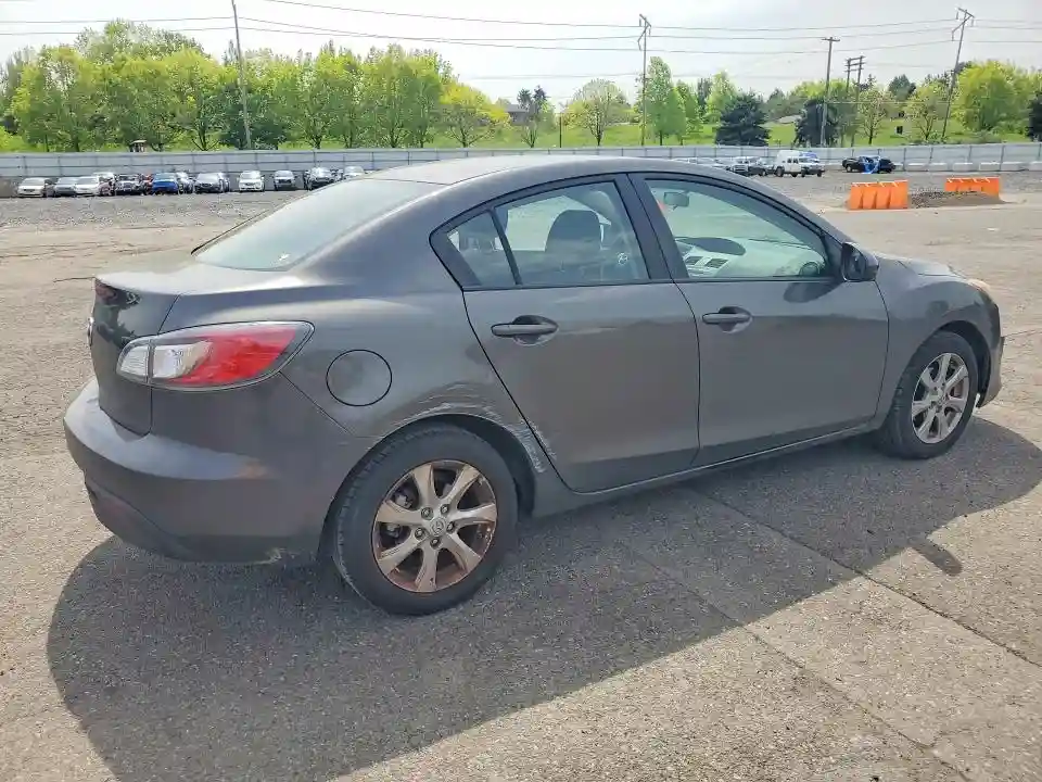JM1BL1SGXA1145719 2010 MAZDA 3-2