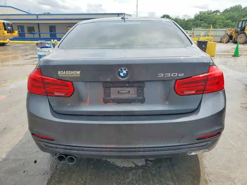 WBA8E1C51JA178235 2018 BMW 3 SERIES-5