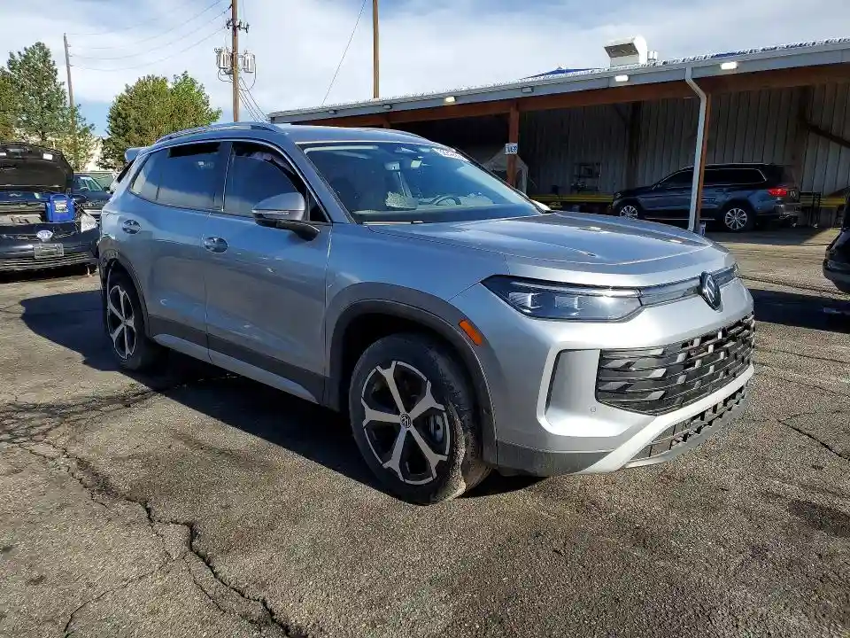 3VVER7RM2SM024814 2025 VOLKSWAGEN TIGUAN-3