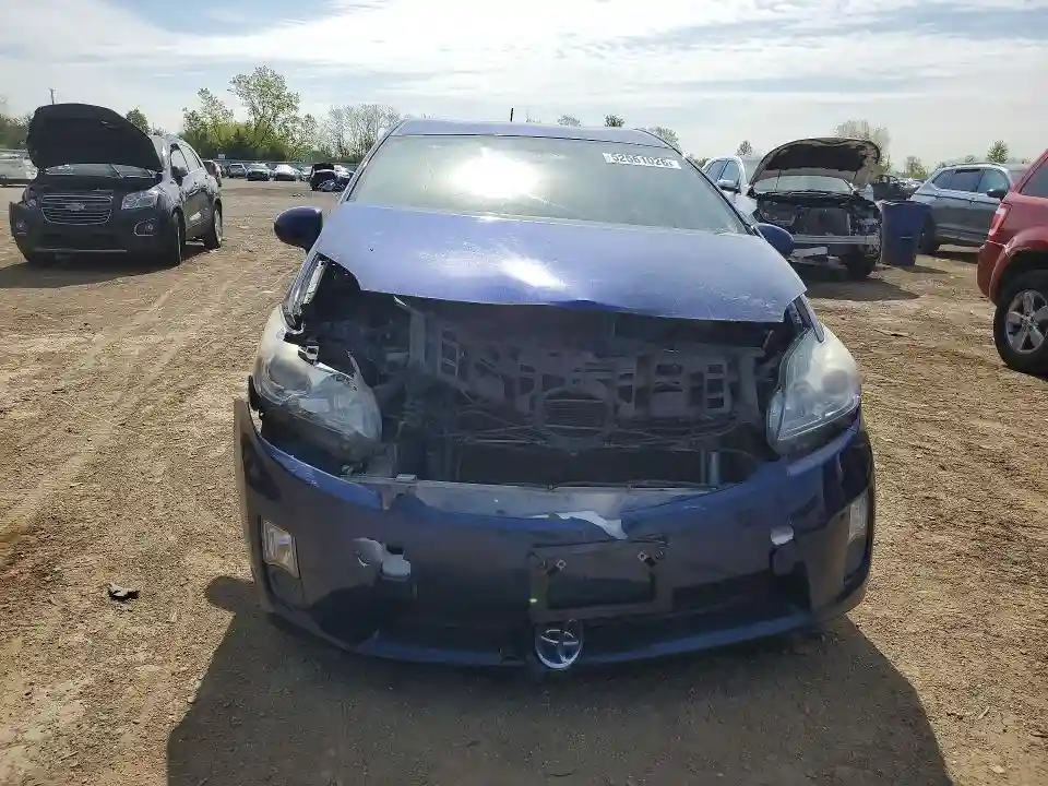 JTDKN3DU0B1441018 2011 TOYOTA PRIUS THRE-4