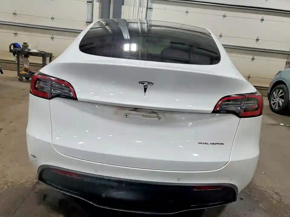 7SAYGDEE2NF323777 2022 TESLA MODEL Y-5