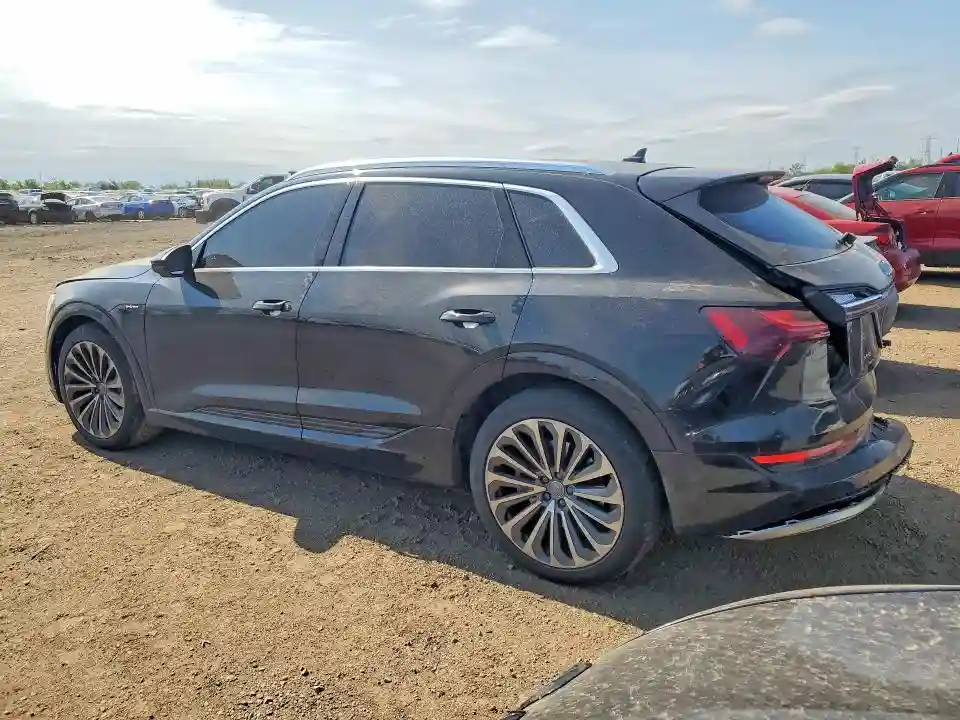 WA1VABGE9KB009586 2019 AUDI E-TRON-1
