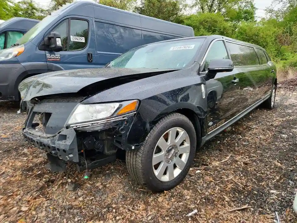2L1MJ5LTXKBL01732 2019 LINCOLN MKT-0