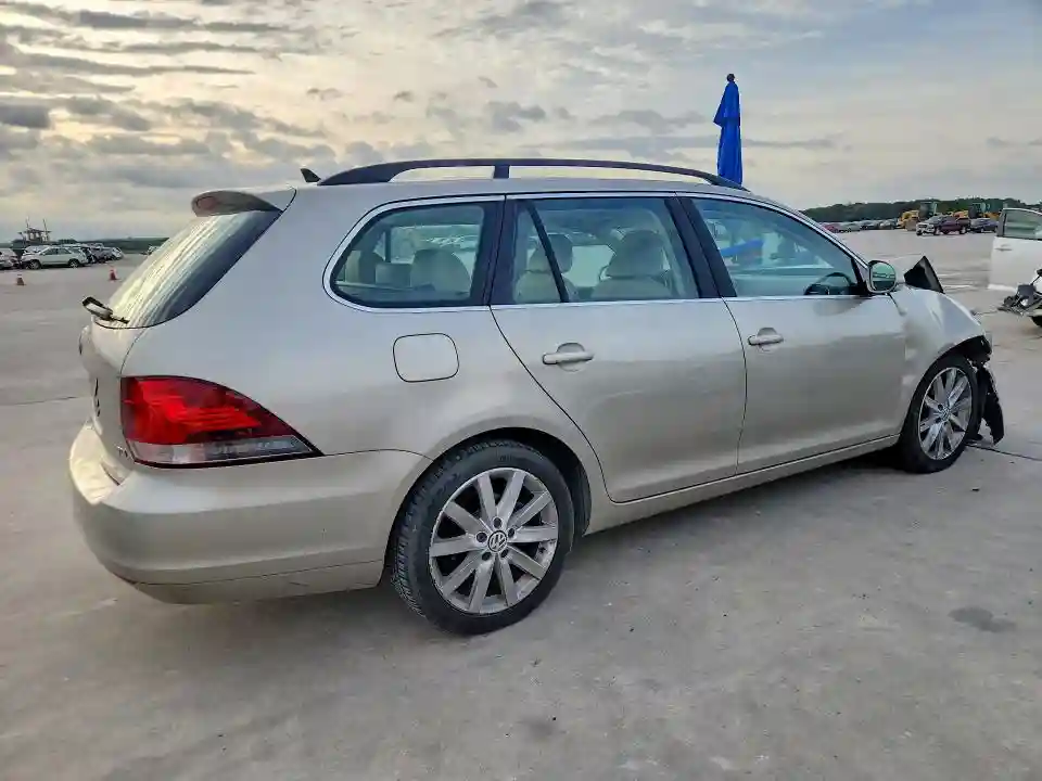 3VWPL7AJ5DM630909 2013 VOLKSWAGEN JETTA-2