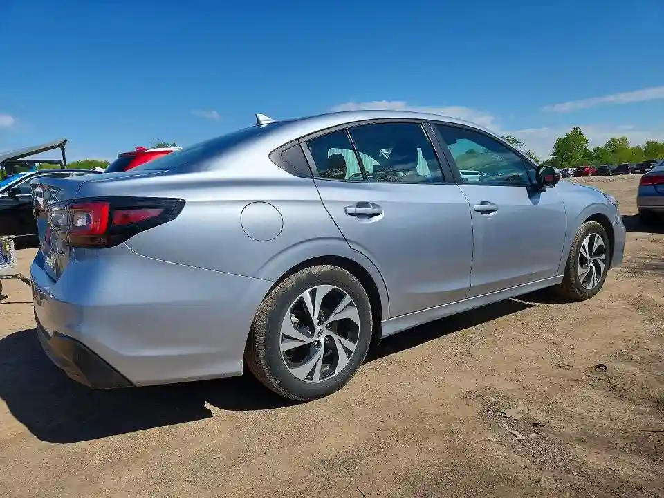 4S3BWAD68R3018785 2024 SUBARU LEGACY-2