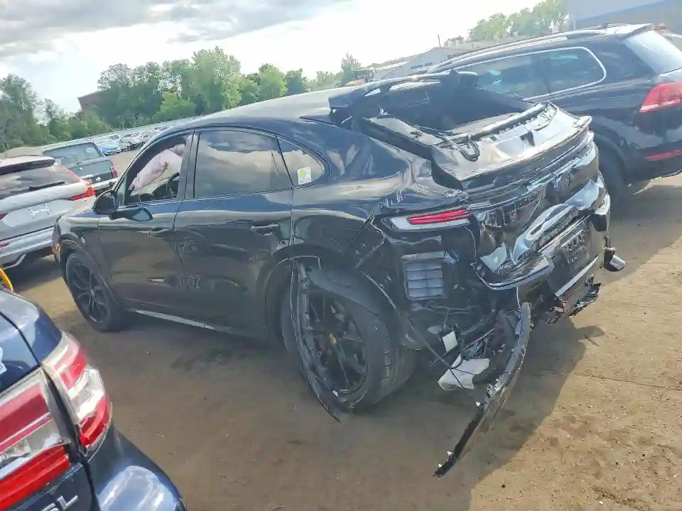 WP1BG2AY4SDA43240 2025 PORSCHE CAYENNE-1
