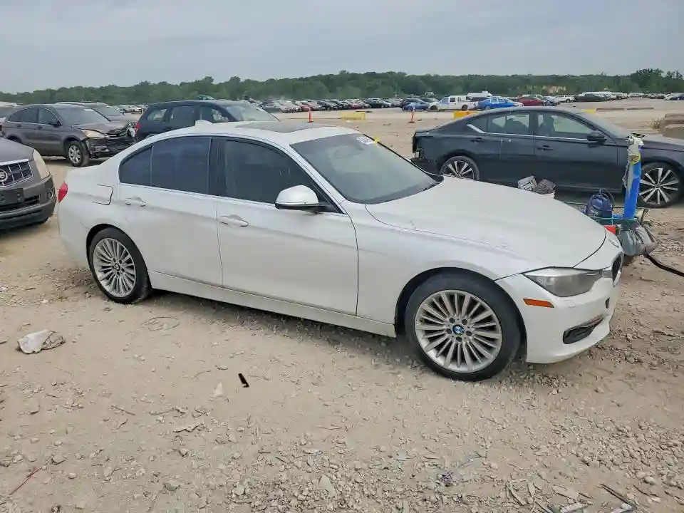 WBA3B3C5XDF539614 2013 BMW 3 SERIES-3