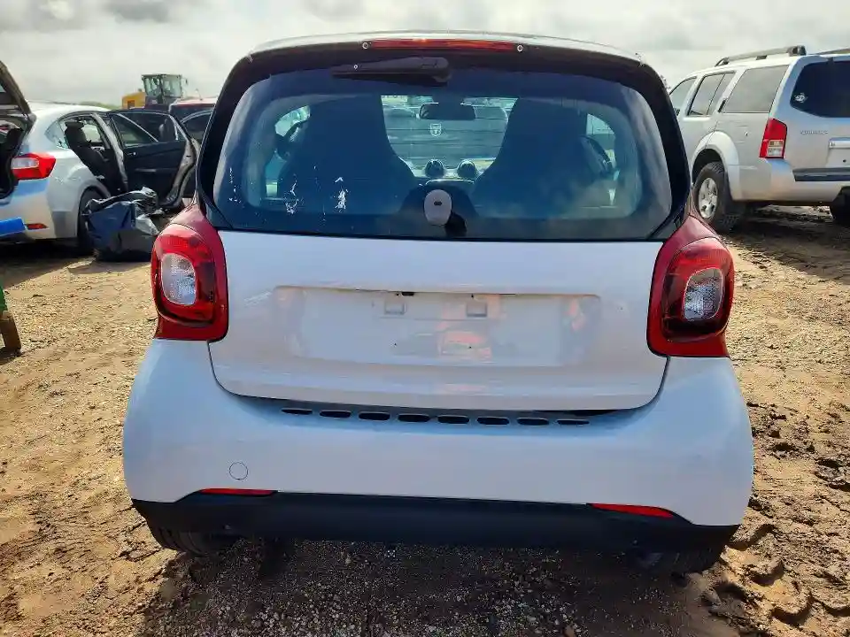 WMEFJ9BA0JK283377 2018 SMART FORTWO-5
