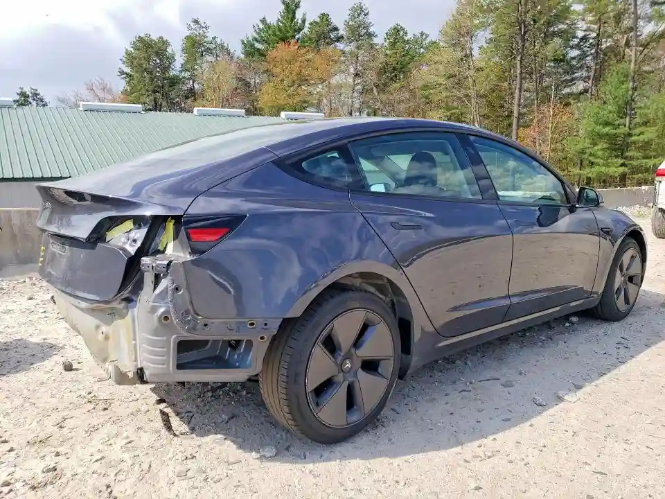 5YJ3E1EA5PF675845 2023 TESLA MODEL 3-2