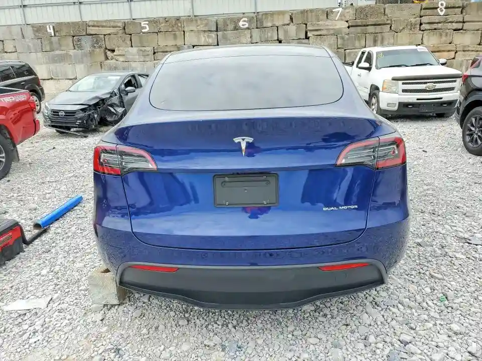 7SAYGDEE2NF439402 2022 TESLA MODEL Y-5