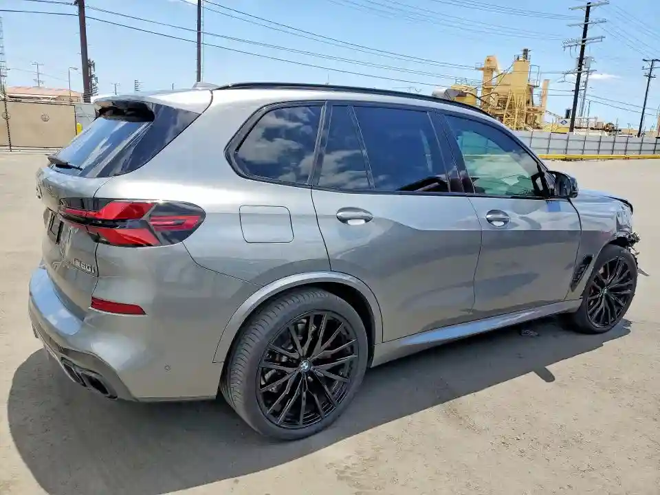 5UX33EU05R9T26024 2024 BMW X5-2