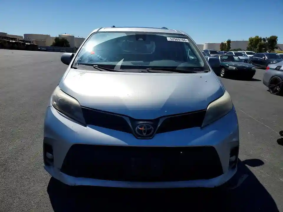 5TDXZ3DC6KS017427 2019 TOYOTA SIENNA-4