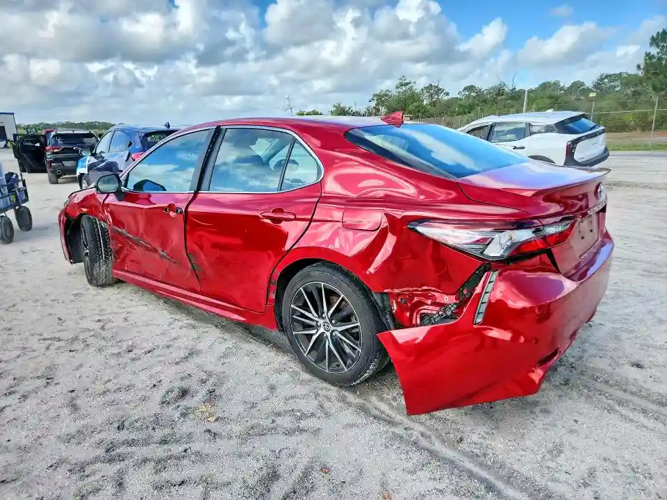 4T1G11AK2NU041503 2022 TOYOTA CAMRY-1