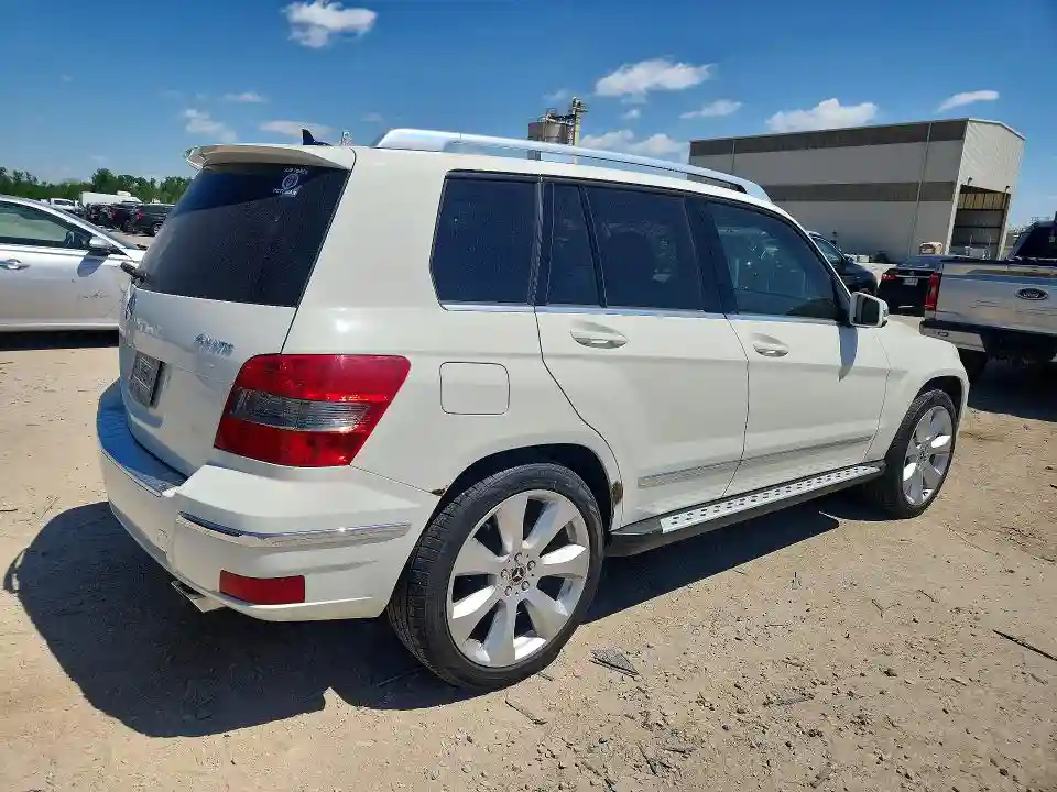 WDCGG8HB0AF261605 2010 MERCEDES-BENZ GLK-CLASS-2