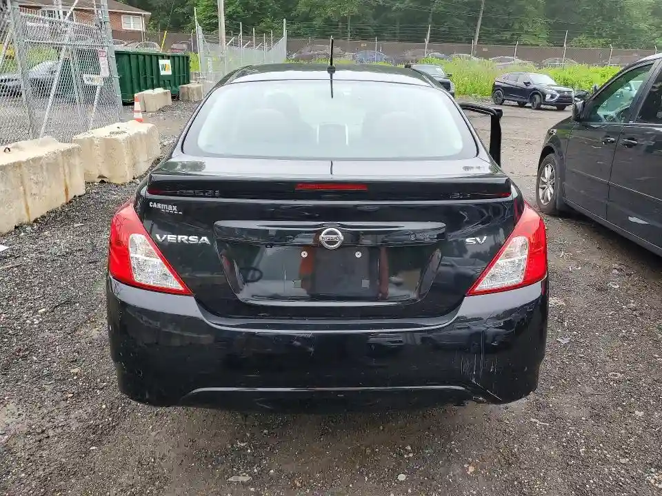 3N1CN7AP3JL882808 2018 NISSAN VERSA-5