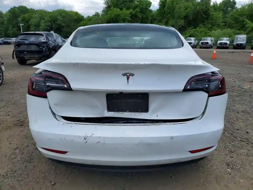 5YJ3E1EA9KF483241 2019 TESLA MODEL 3-5